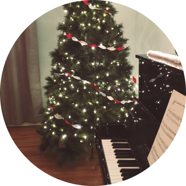 Holiday piano
